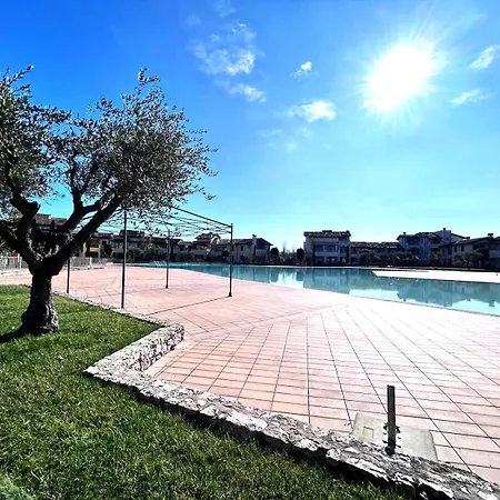 Garda Village 11 *